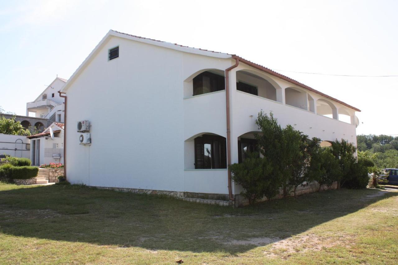 Apartments For Families With Children Lopar, Rab - 10402 Bagian luar foto