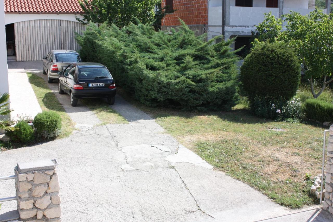 Apartments For Families With Children Lopar, Rab - 10402 Bagian luar foto