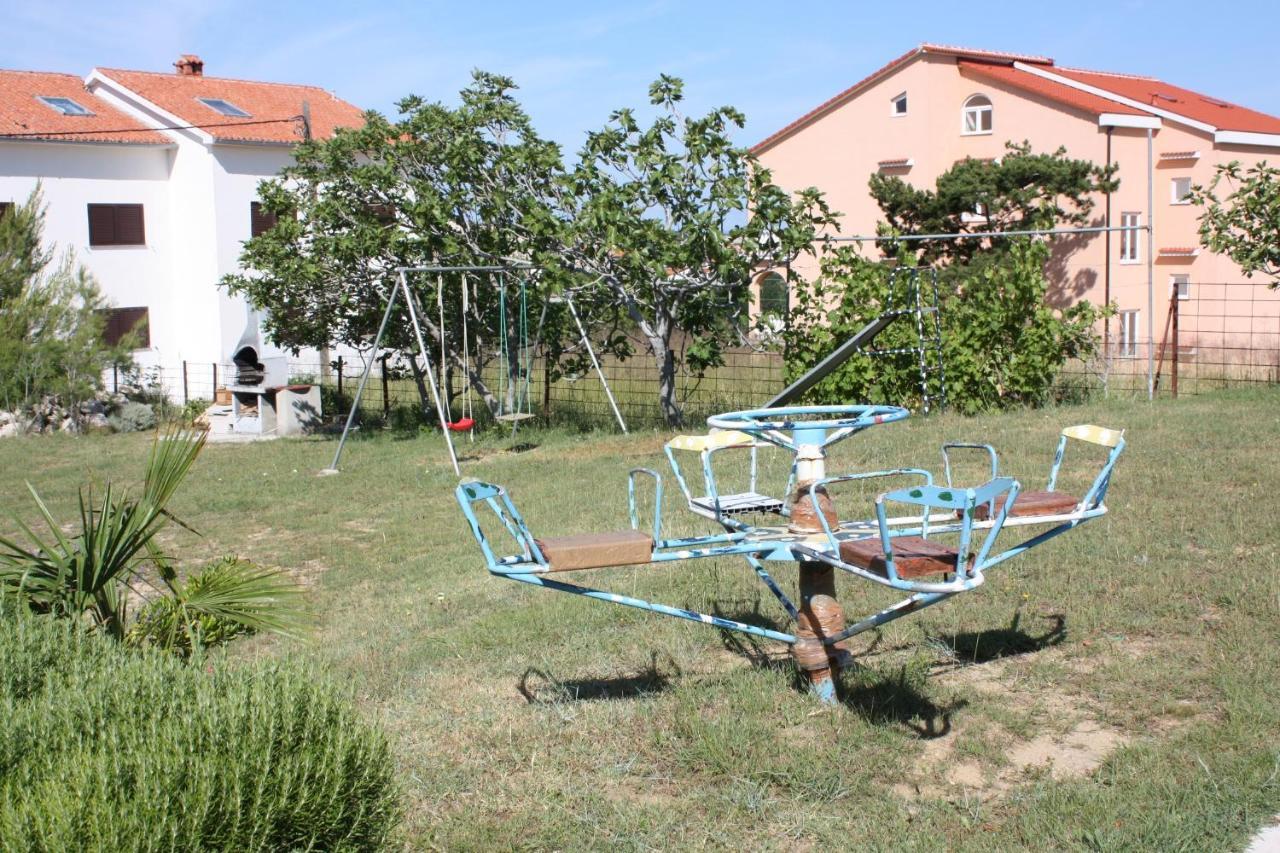 Apartments For Families With Children Lopar, Rab - 10402 Bagian luar foto