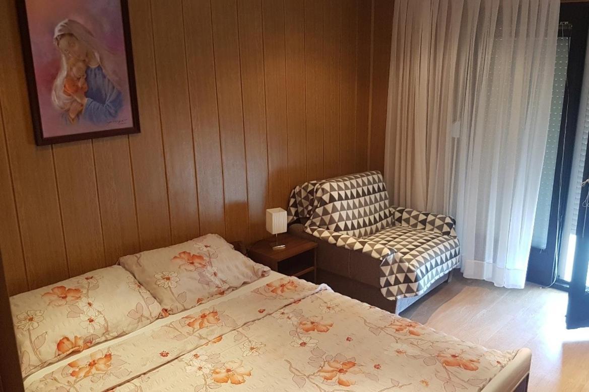 Apartments For Families With Children Lopar, Rab - 10402 Bagian luar foto