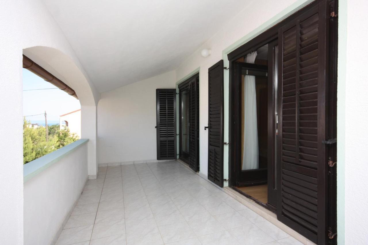 Apartments For Families With Children Lopar, Rab - 10402 Bagian luar foto