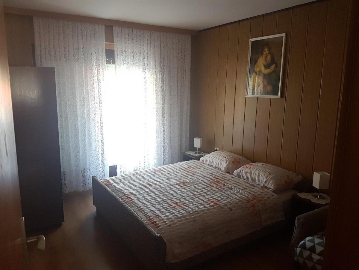 Apartments For Families With Children Lopar, Rab - 10402 Bagian luar foto